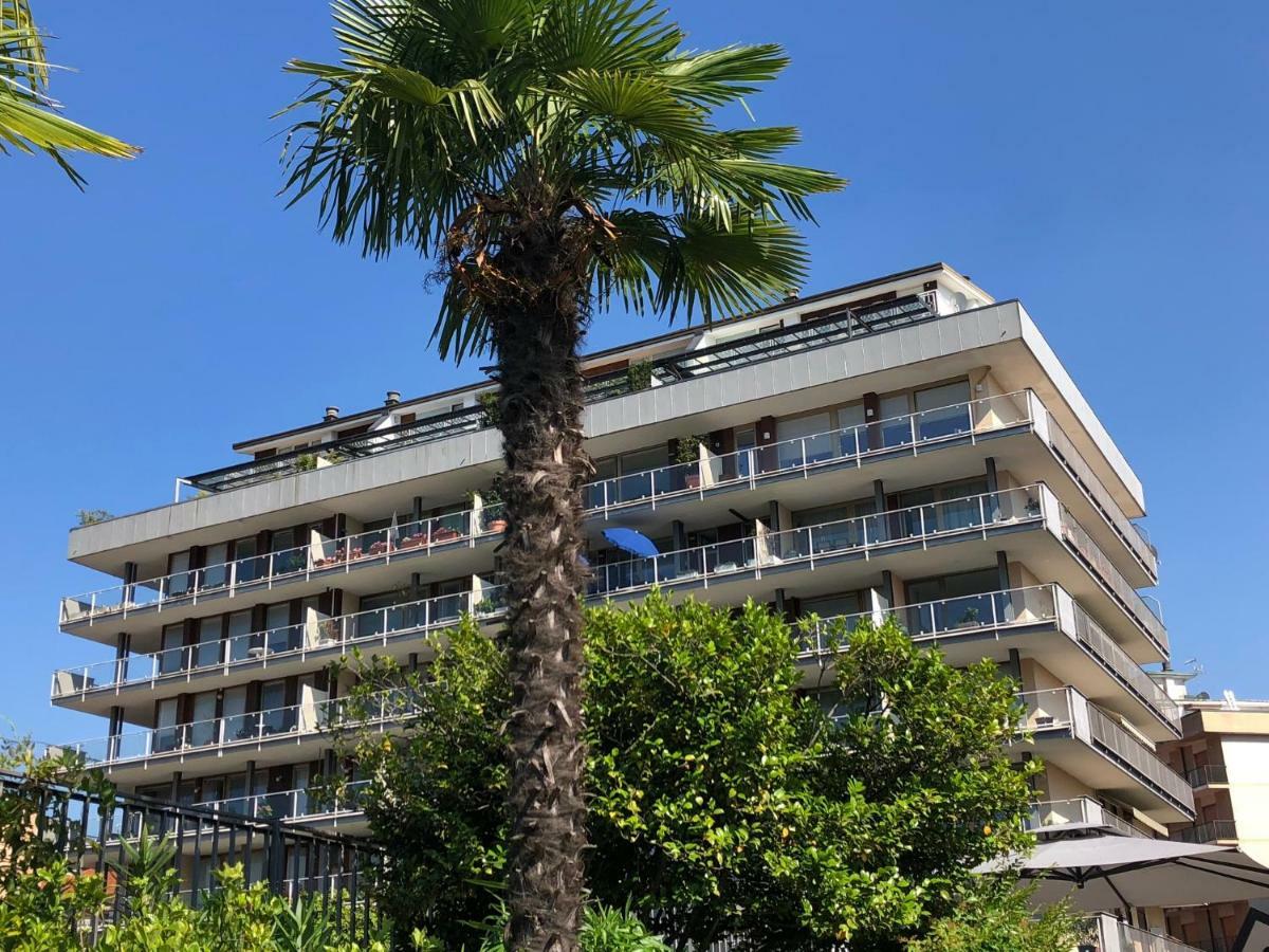 شقة Attico Palazzo Di Vetro لووِنو المظهر الخارجي الصورة